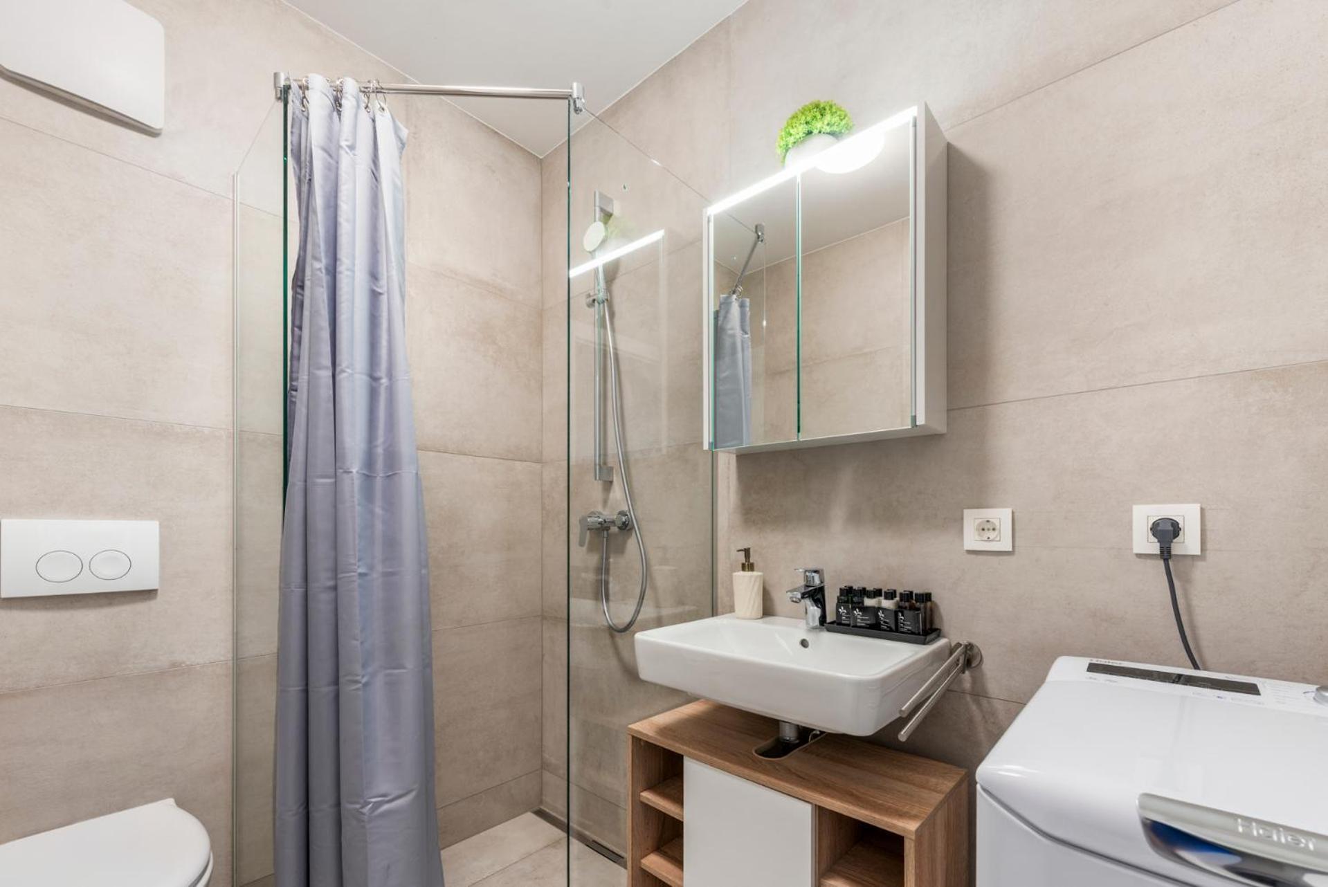 Aparthotel Modern Housing *